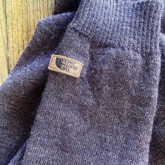 The North Face Asymmetrical Wool Hideaway Button Front Cardigan brown/pl… - Picture 6 of 6